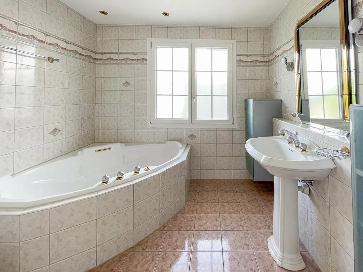 Villa con studio arredato in subaffitto? Ideale per reddito aggiuntivo - Foto 8 di 13