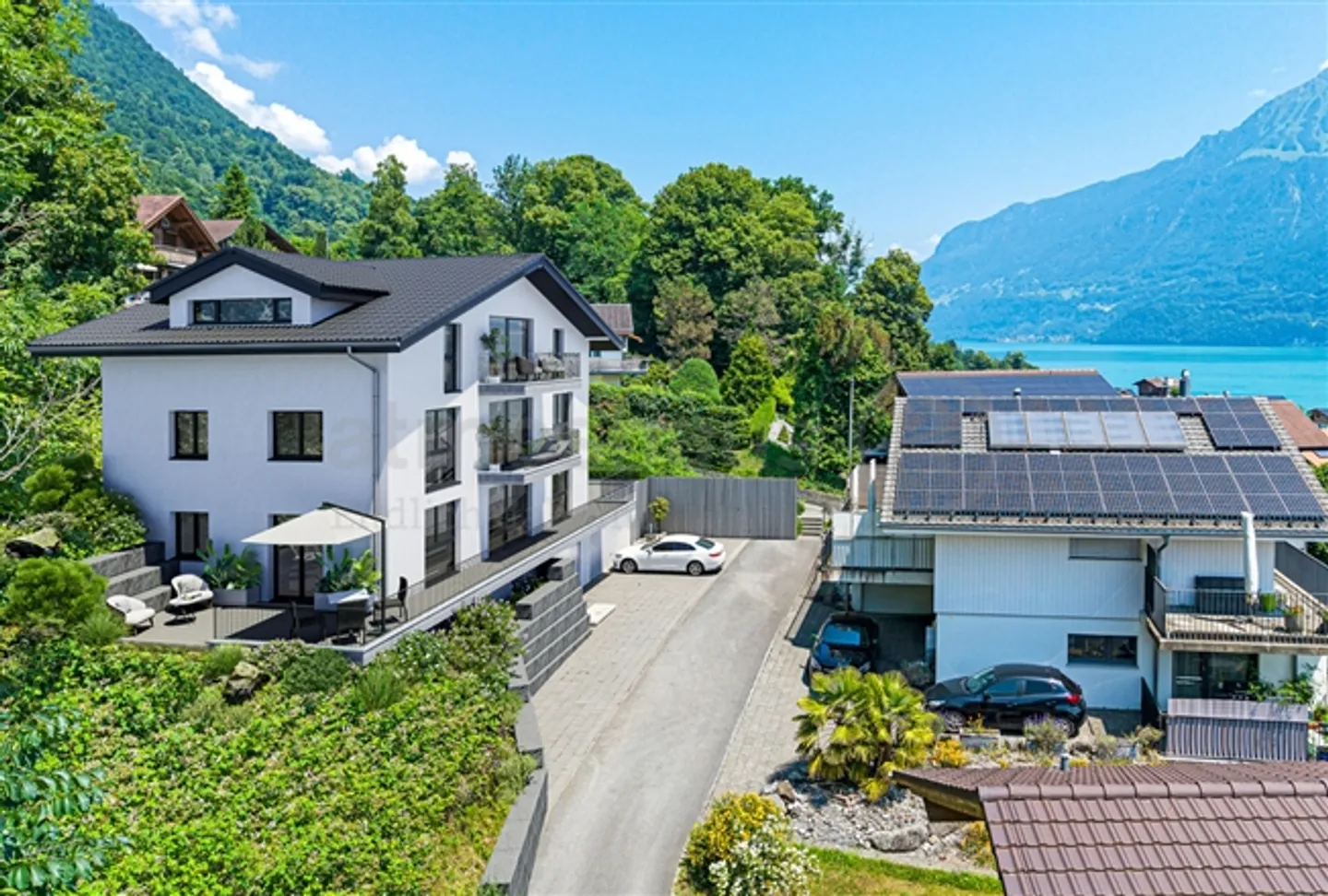 Maison de rêve au bord du lac de Brienz avec appartement de 3,5 pièces, ascenseur et panorama - Photo 1 sur 3