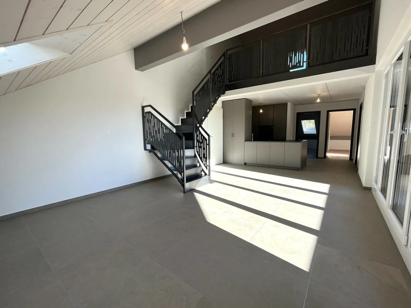 Magnifico appartamento di 3,5 locali con soppalco ad Assens - Foto 1 di 9