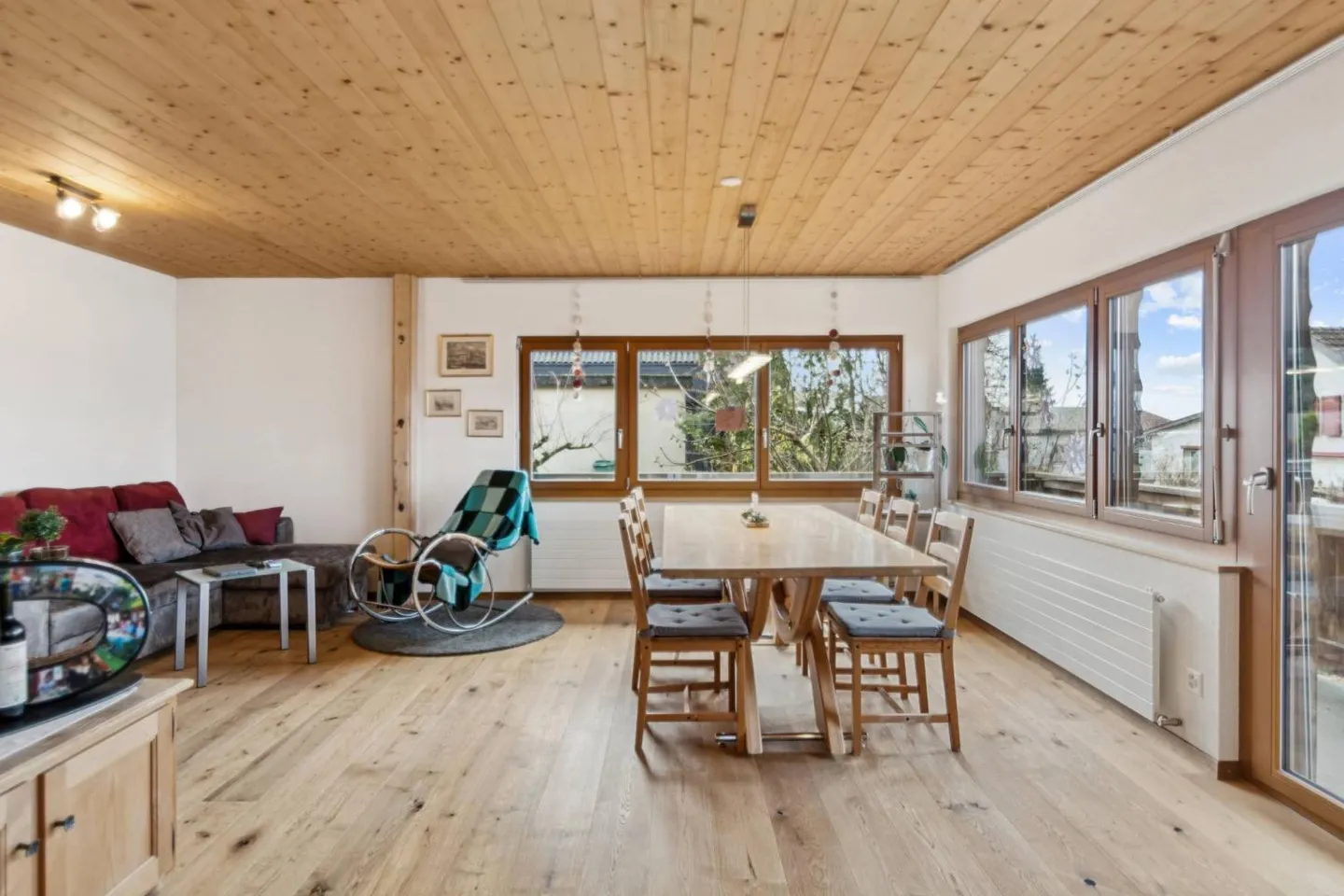 Beautiful Detached Chalet with Lake View on Lake Biel - Photo 3 of 10