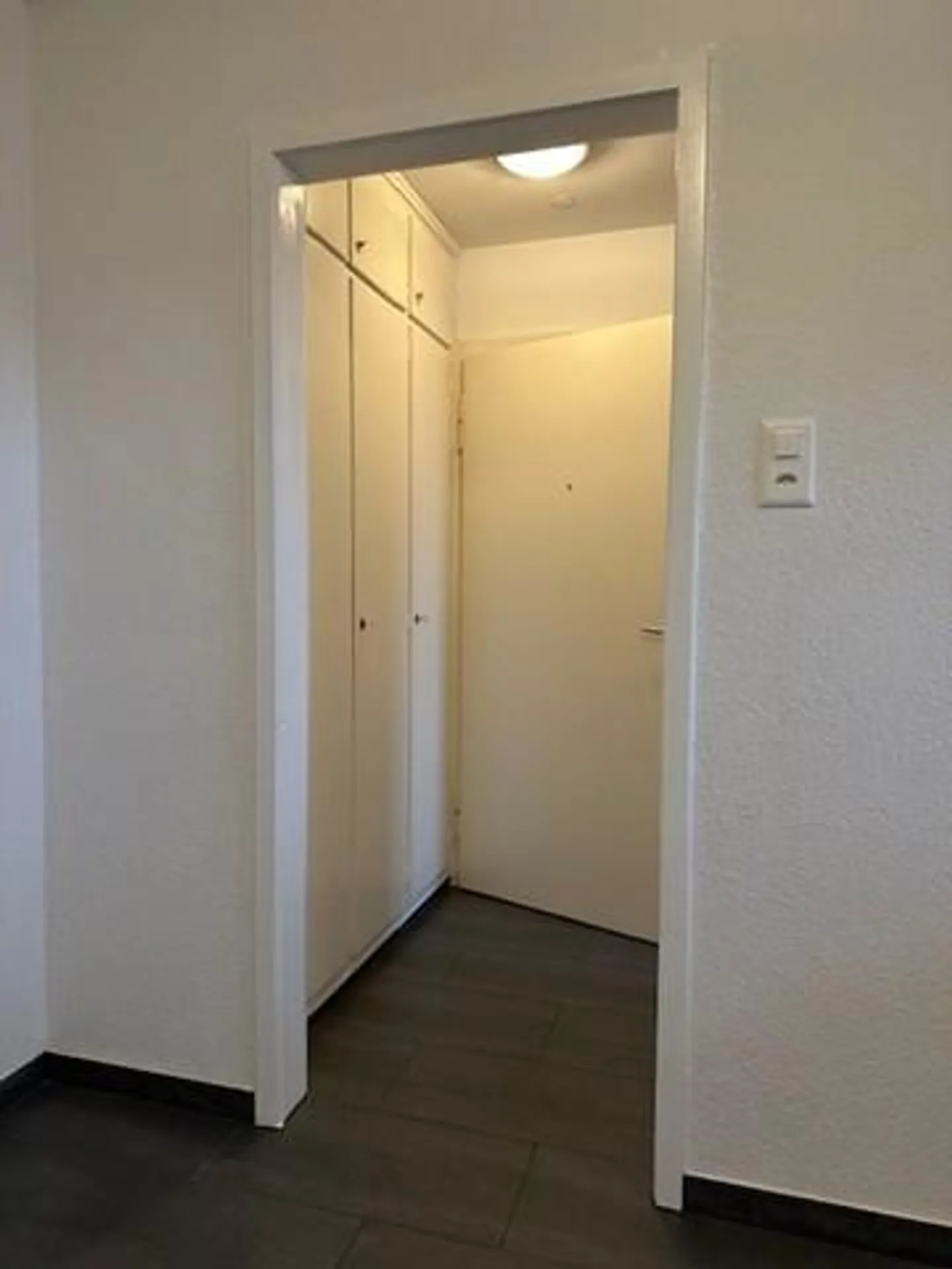 2-ZWG im 2.OG, in 8048 Zürich zu vermieten - Foto 6 von 9