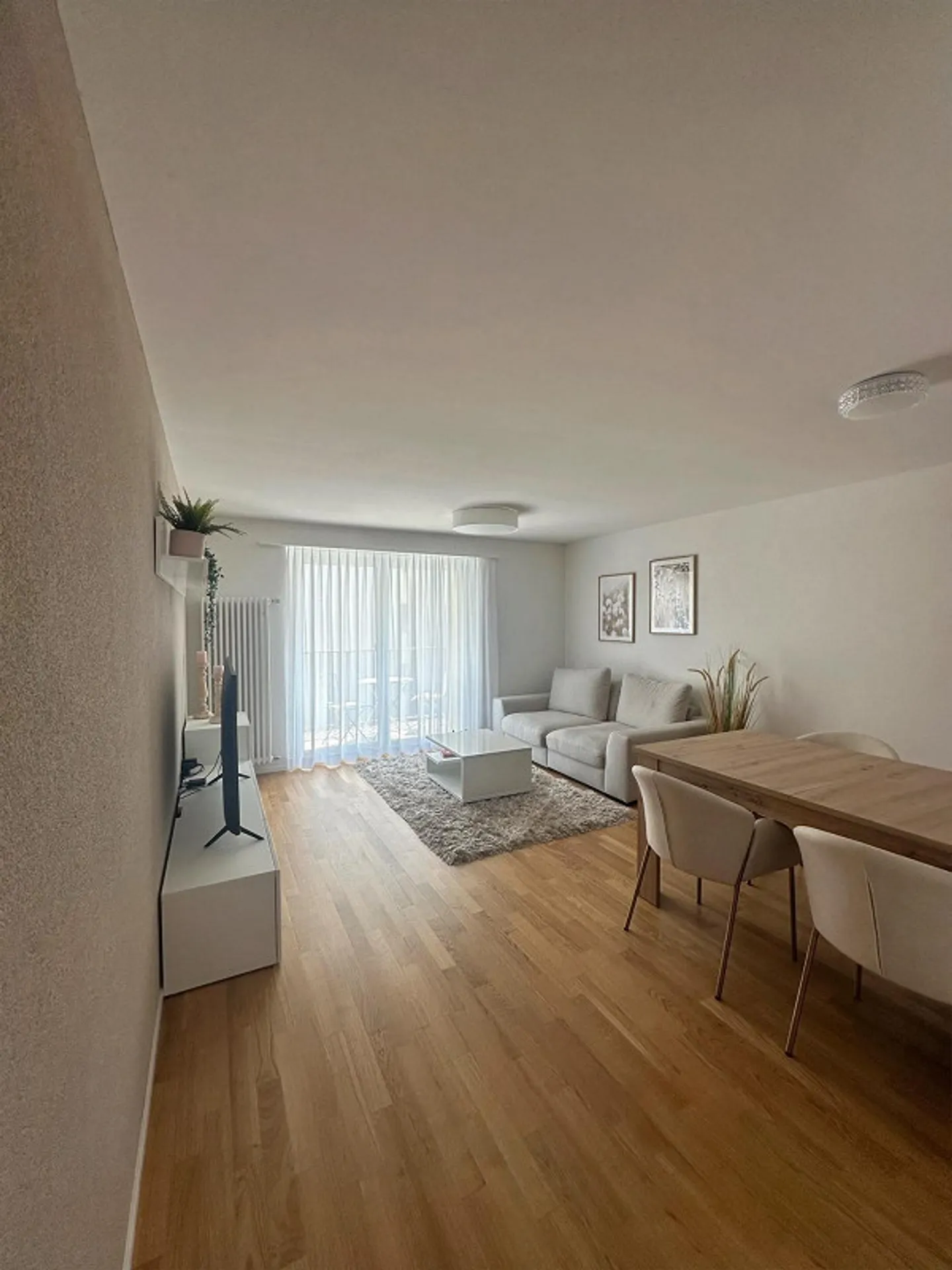 Bright modern 3-room apartment with balcony in Reiden - Photo 1 of 8