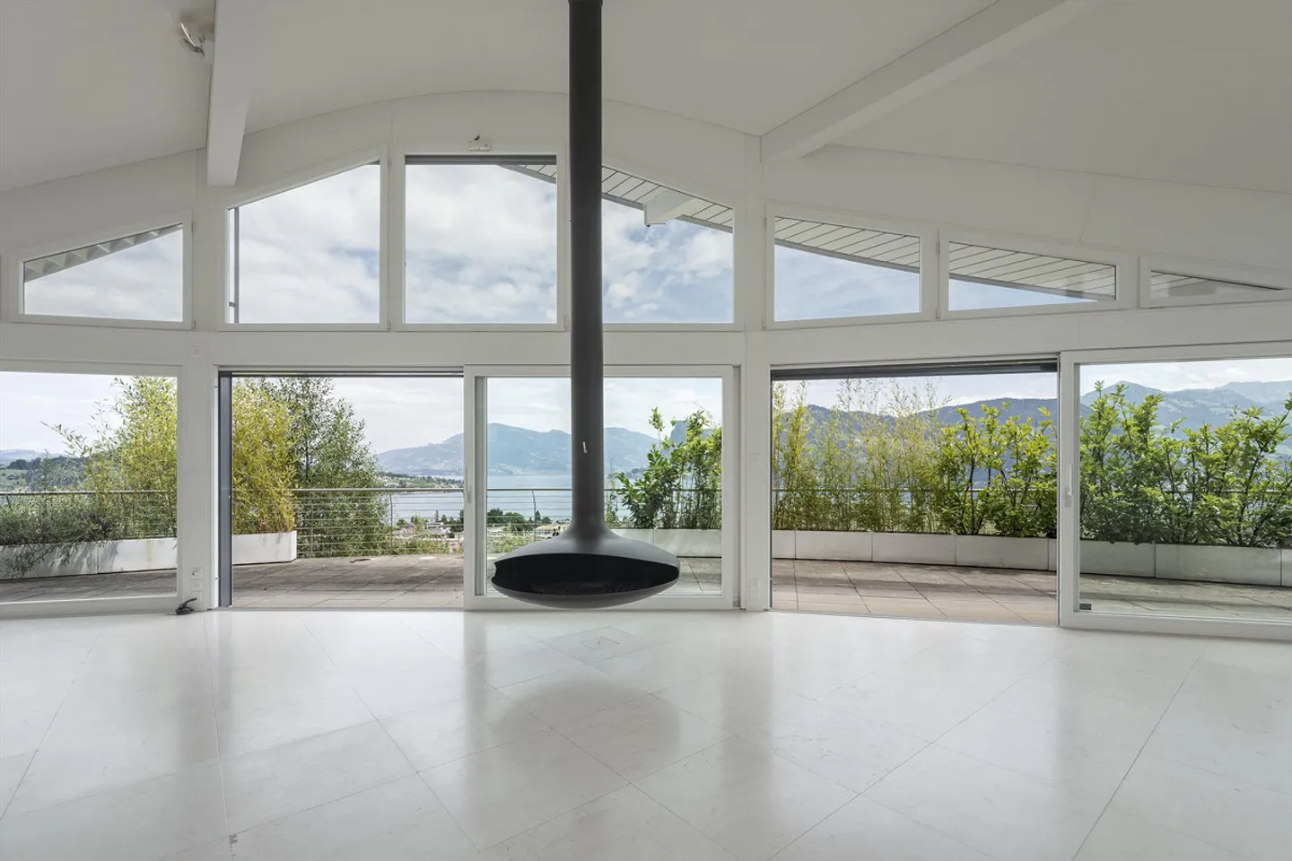 Vivre avec vue panoramique et avantages fiscaux. - Photo 2 sur 12