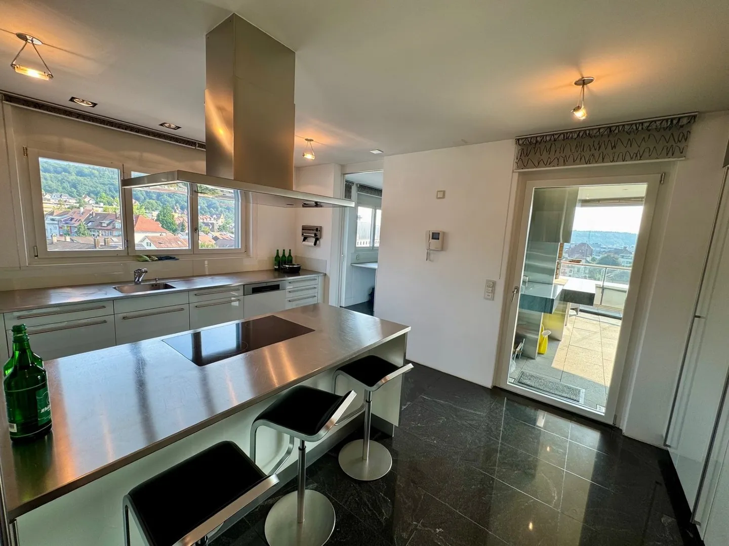 Unique in Olten: 5.5-room penthouse apartment with separate 2-room apartment & 250 m² terrace - Photo 7 of 19