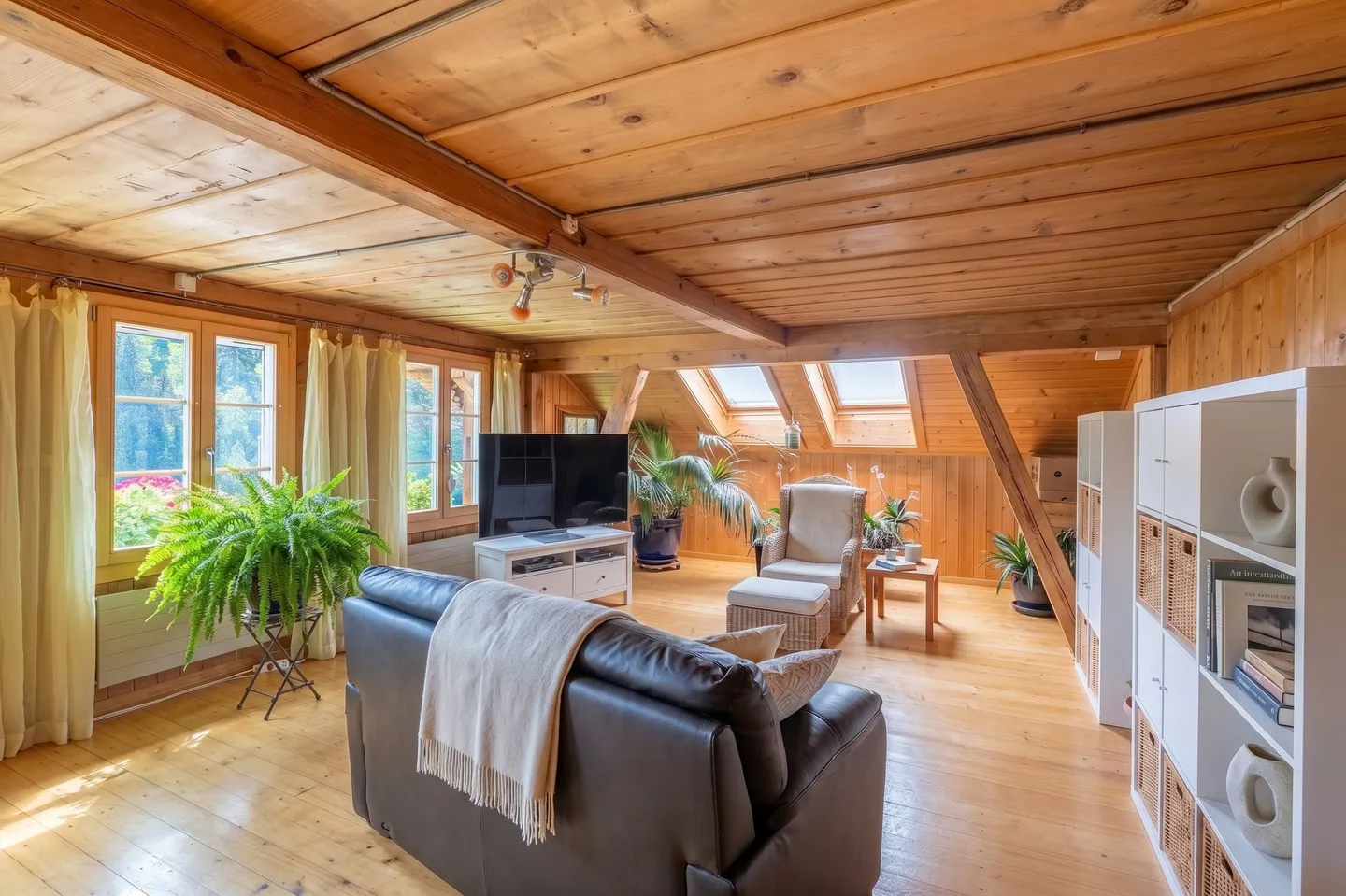 Simmental Farmhouse with Two Apartments and Free Mountain View - Photo 3 of 12