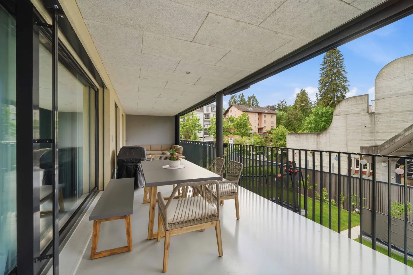Geräumige Wohnung mit grossem Balkon - Foto 3 von 5