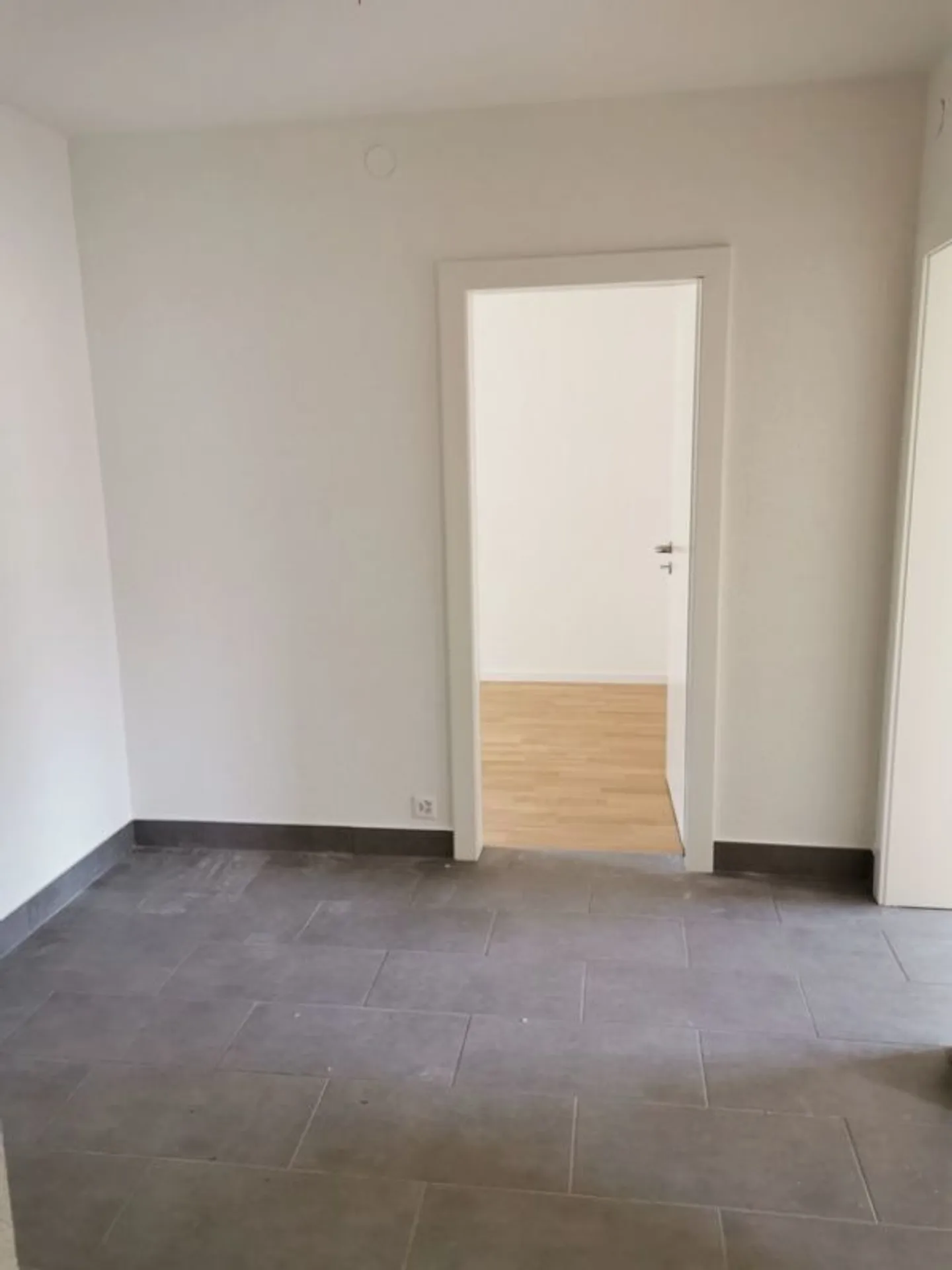 3,5-Zimmer-Wohnung in der Nähe des Sees und aller Annehmlichkeiten! - Foto 9 von 12