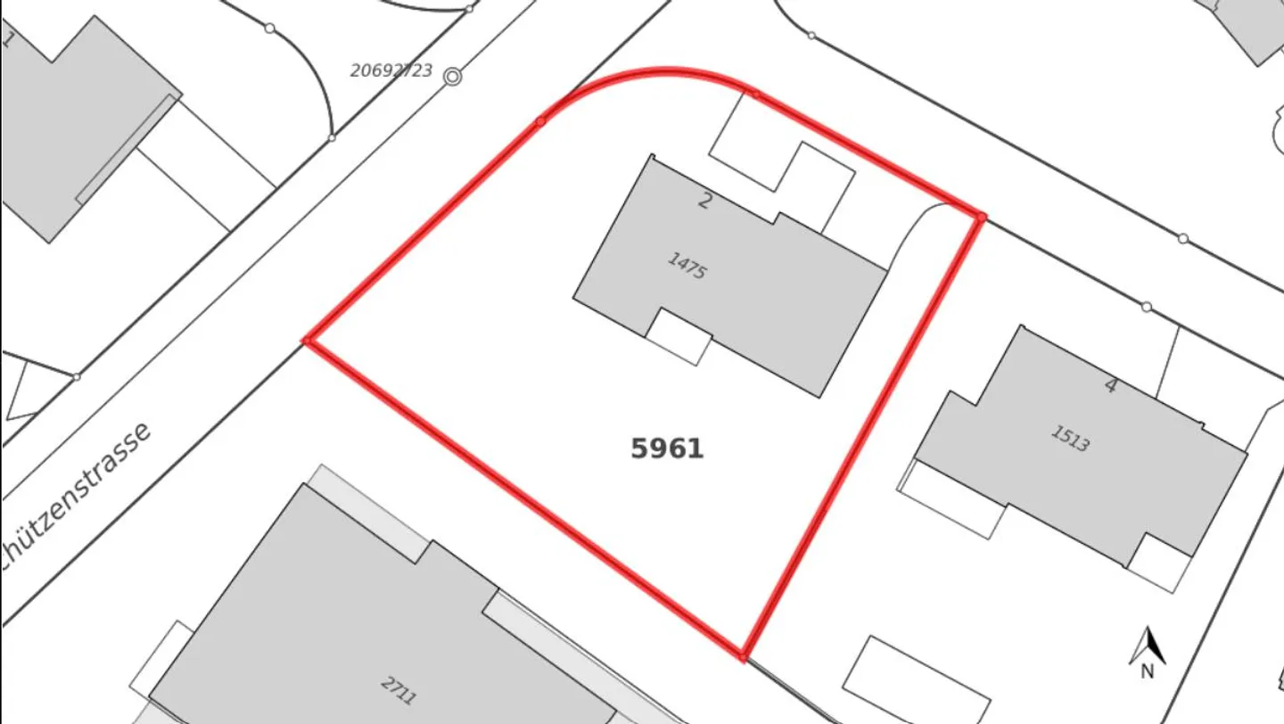 899m2 terrain constructible avec maison individuelle existante dans un emplacement central à ... - Photo 4 sur 8