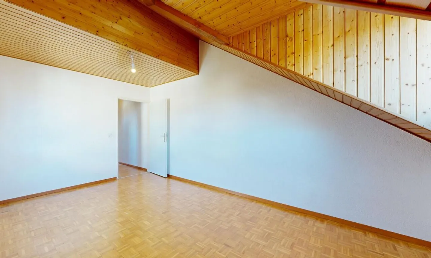 Duplex spacieux en attique près de la gare - Photo 10 sur 11