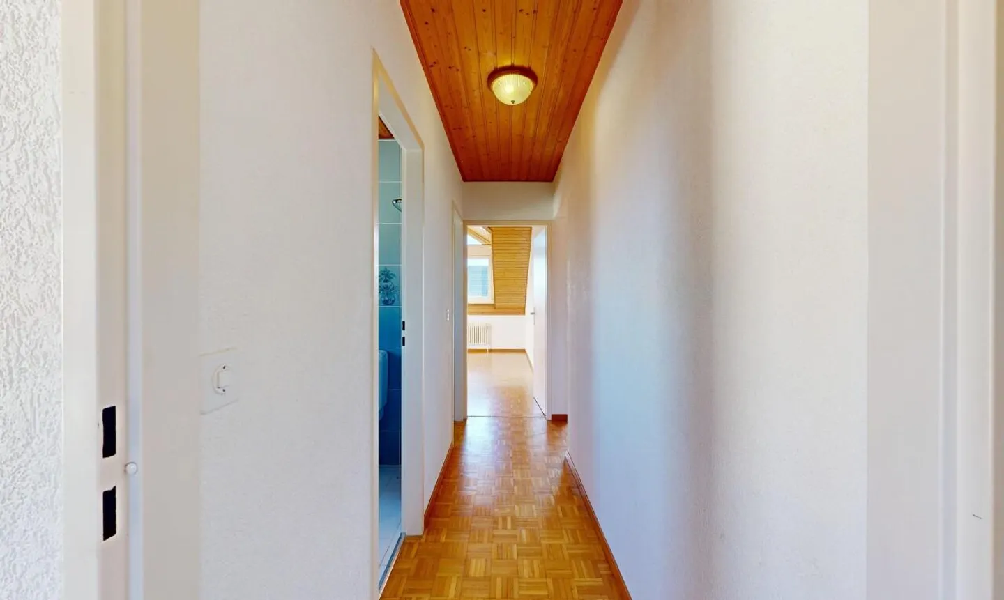 Duplex spacieux en attique près de la gare - Photo 9 sur 11