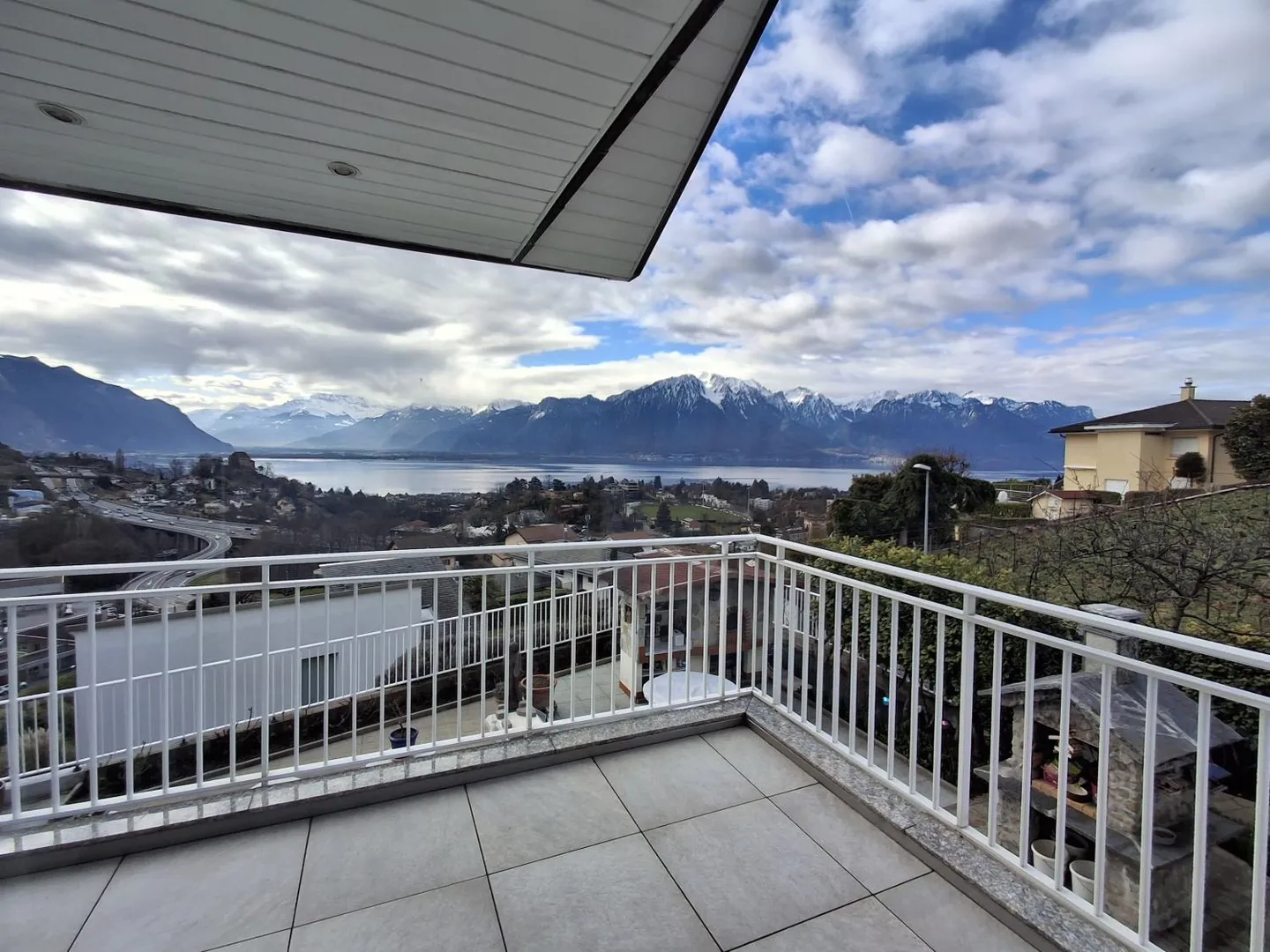 Duplex Charmant avec Vue sur le Lac - Photo 1 sur 11