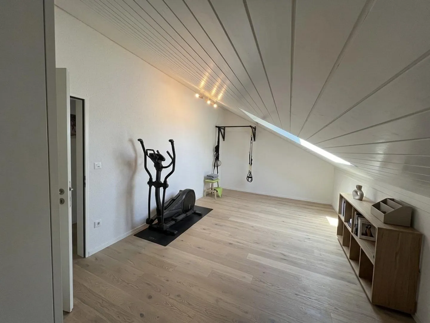 Bright 4.5-room attic apartment with spacious terrace (54.8 m2) - Photo 6 of 11