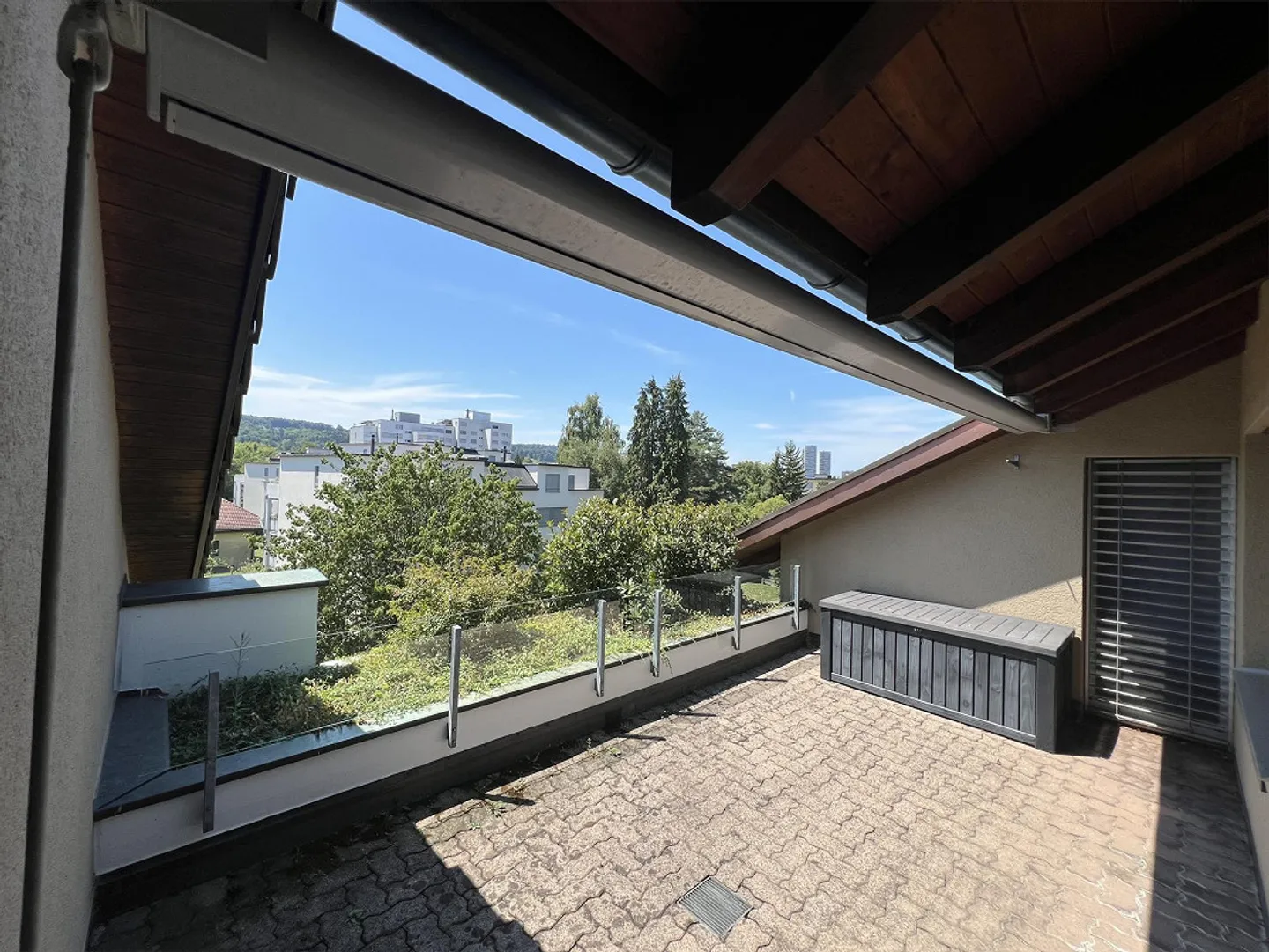 Bright 4.5-room attic apartment with spacious terrace (54.8 m2) - Photo 9 of 11