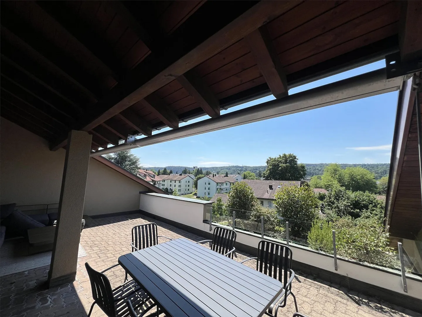 Bright 4.5-room attic apartment with spacious terrace (54.8 m2) - Photo 10 of 11
