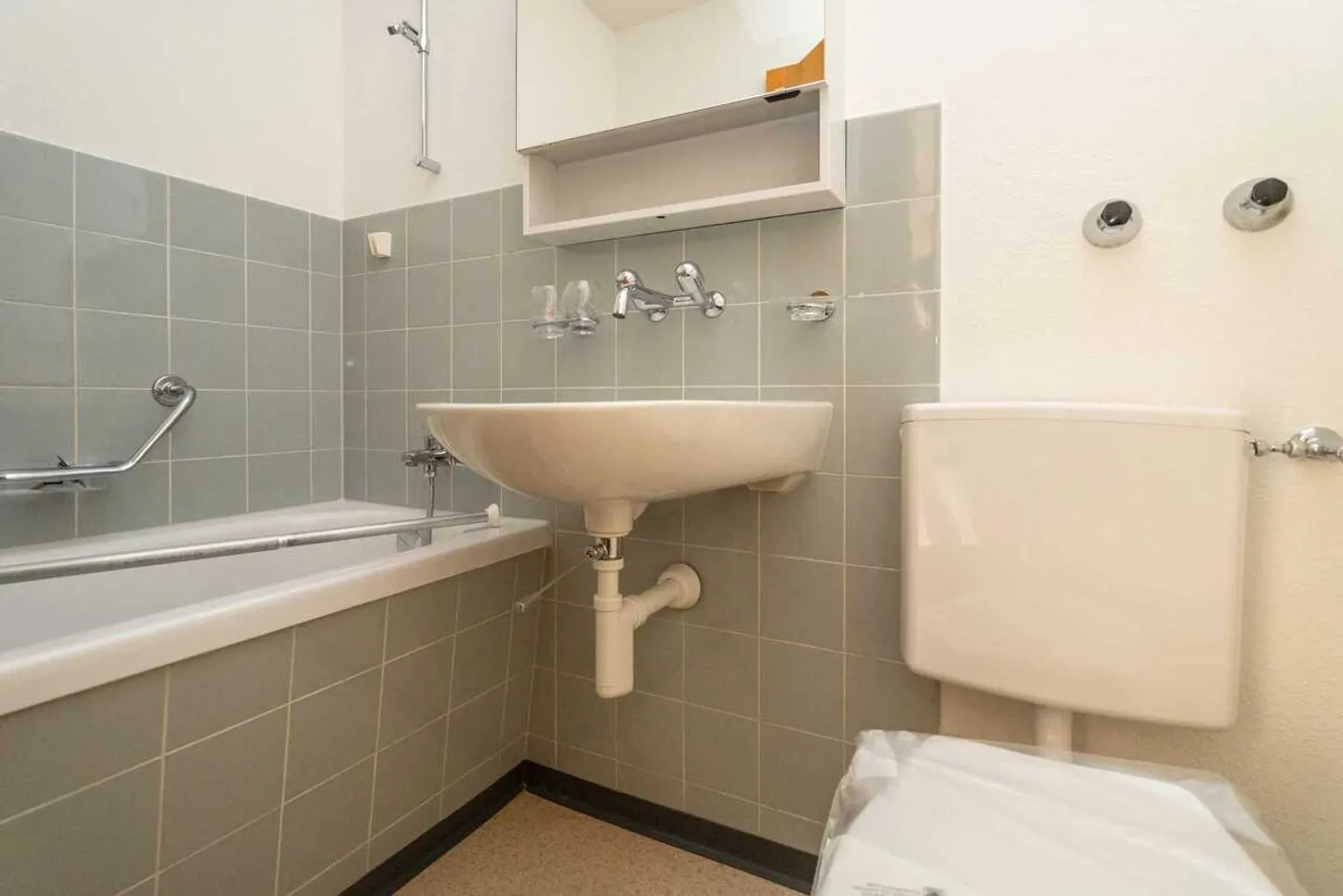 Investment Property in Bern - Photo 9 of 13