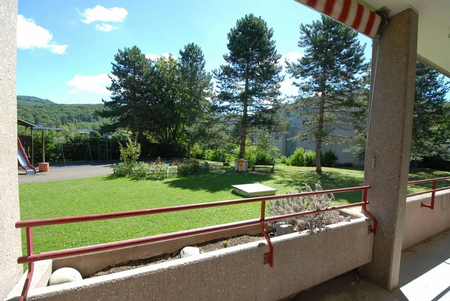 Spacious 3.5-room apartment in family-friendly development - Photo 7 of 7