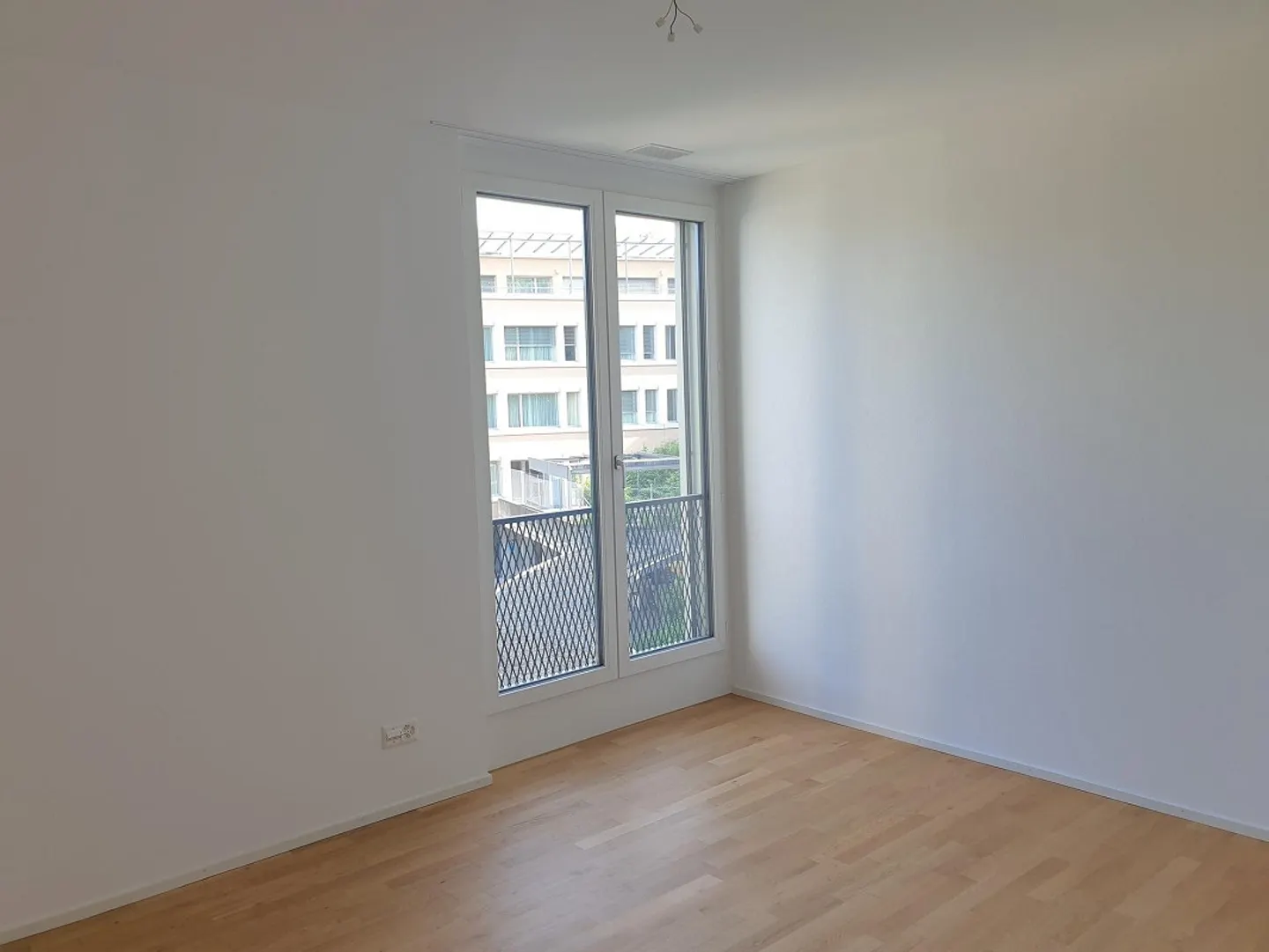 Cool sunny 2.5 room apartment in optimal location with great living comfort - Photo 5 of 6