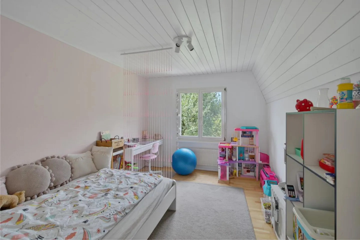 Liebevoll renoviertes Einfamilienhaus mit traumhafter Aussicht - Foto 8 von 14