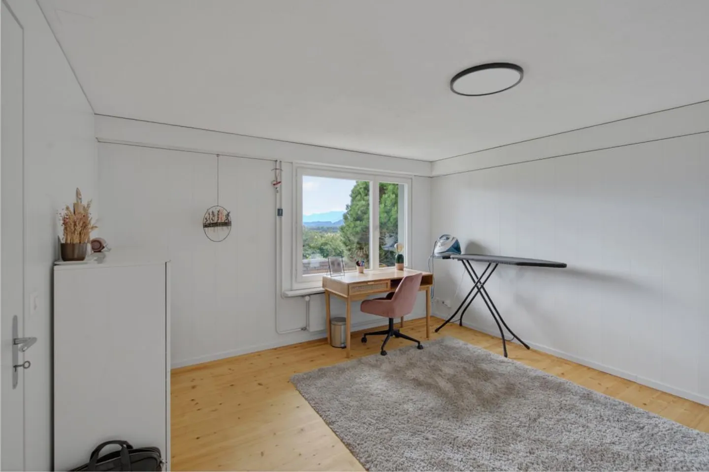 Liebevoll renoviertes Einfamilienhaus mit traumhafter Aussicht - Foto 9 von 14