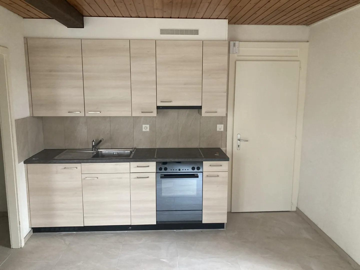 2-room apartment - Photo 1 of 3