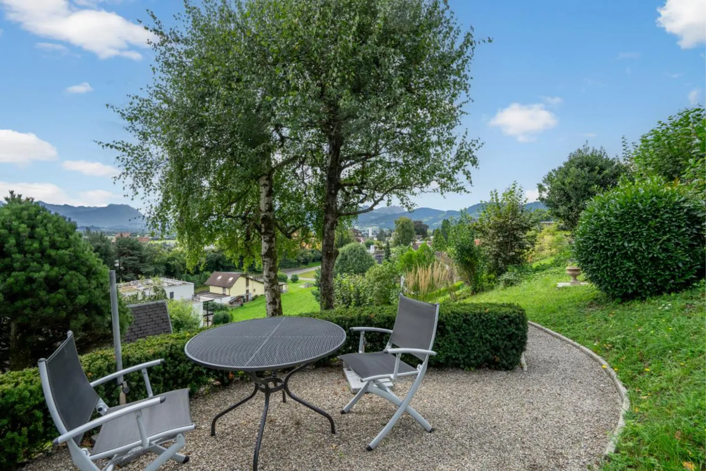 Liebevoll renoviertes Einfamilienhaus mit traumhafter Aussicht - Foto 12 von 14