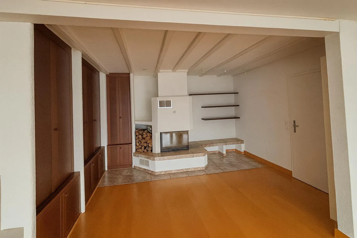 8-Room Single-Family House with Stunning View - Photo 6 of 8