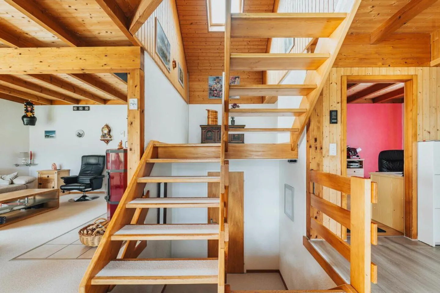 Einfamilienhaus mit grossem Grundstück - Foto 11 von 25