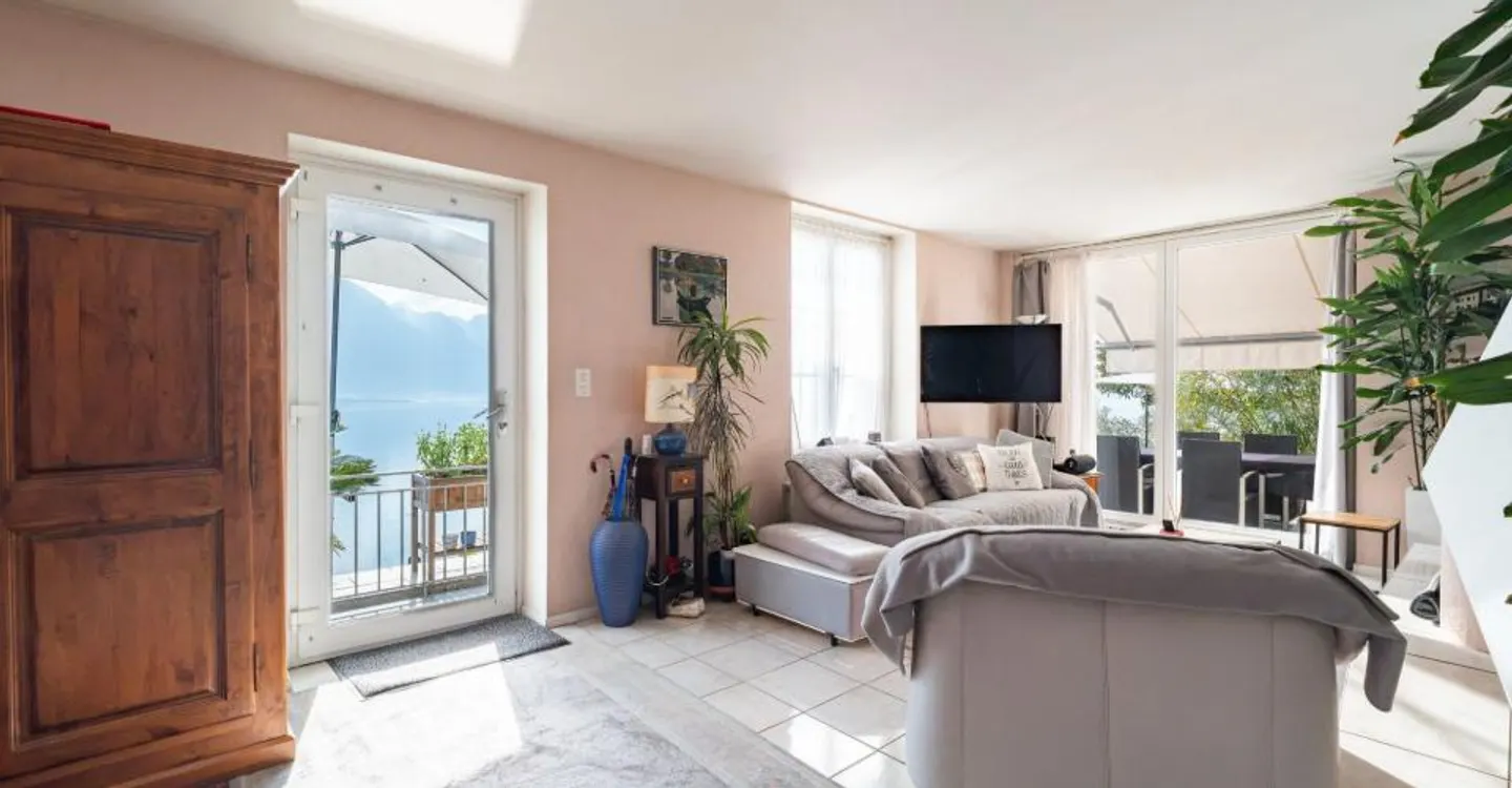 Character house with 3 apartments and panoramic view of Lake Geneva - Photo 4 of 14