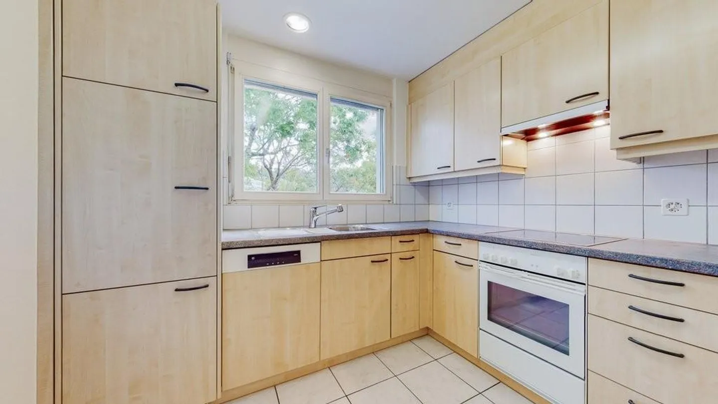 Are you looking for an apartment close to the city in a quiet location? - Photo 2 of 12