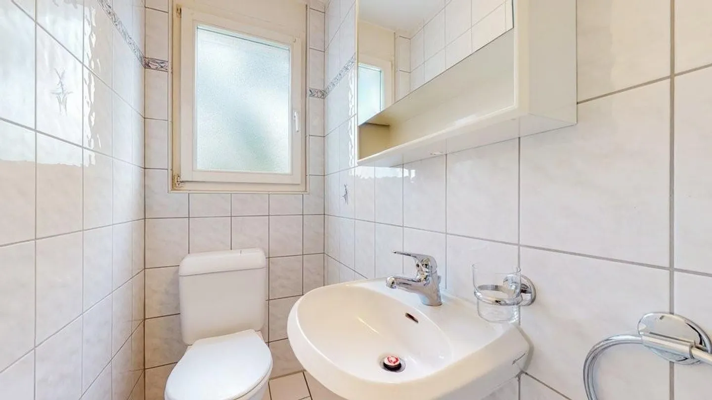 Are you looking for an apartment close to the city in a quiet location? - Photo 3 of 12