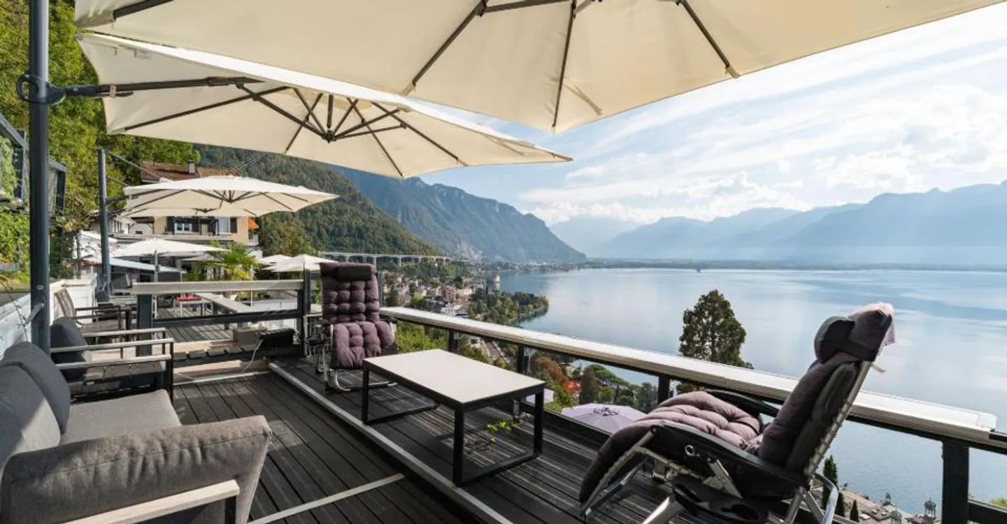 Character house with 3 apartments and panoramic view of Lake Geneva - Photo 3 of 14