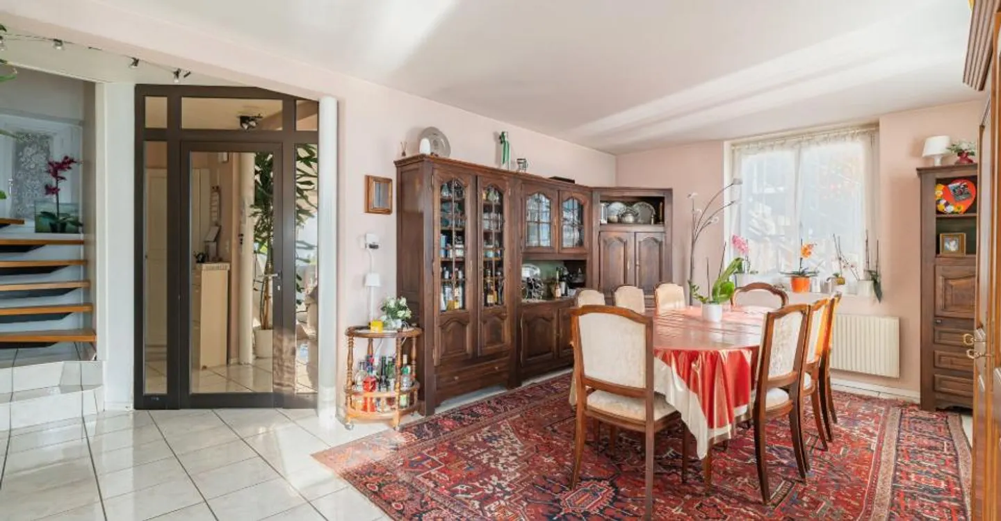 Character house with 3 apartments and panoramic view of Lake Geneva - Photo 7 of 14