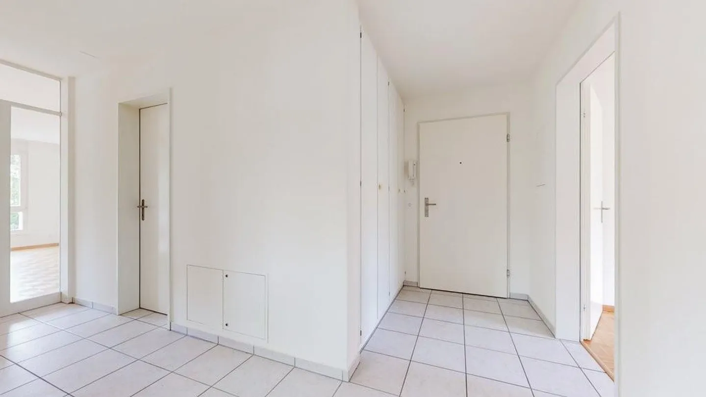 Are you looking for an apartment close to the city in a quiet location? - Photo 5 of 12