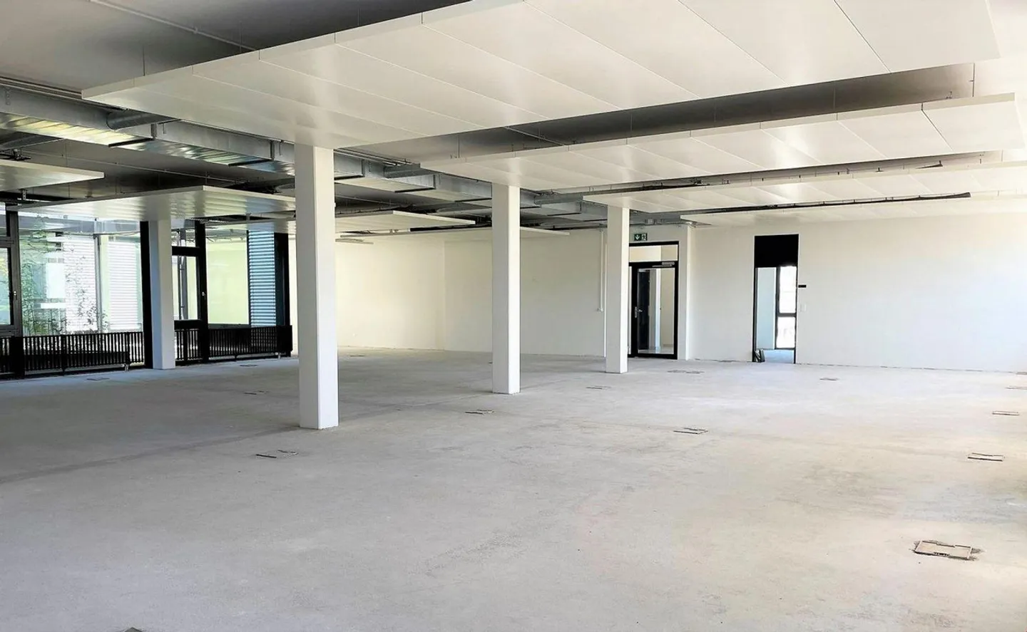 Spazio commerciale ventilato e refrigerato con accesso diretto dal montacarichi... - Foto 3 di 7