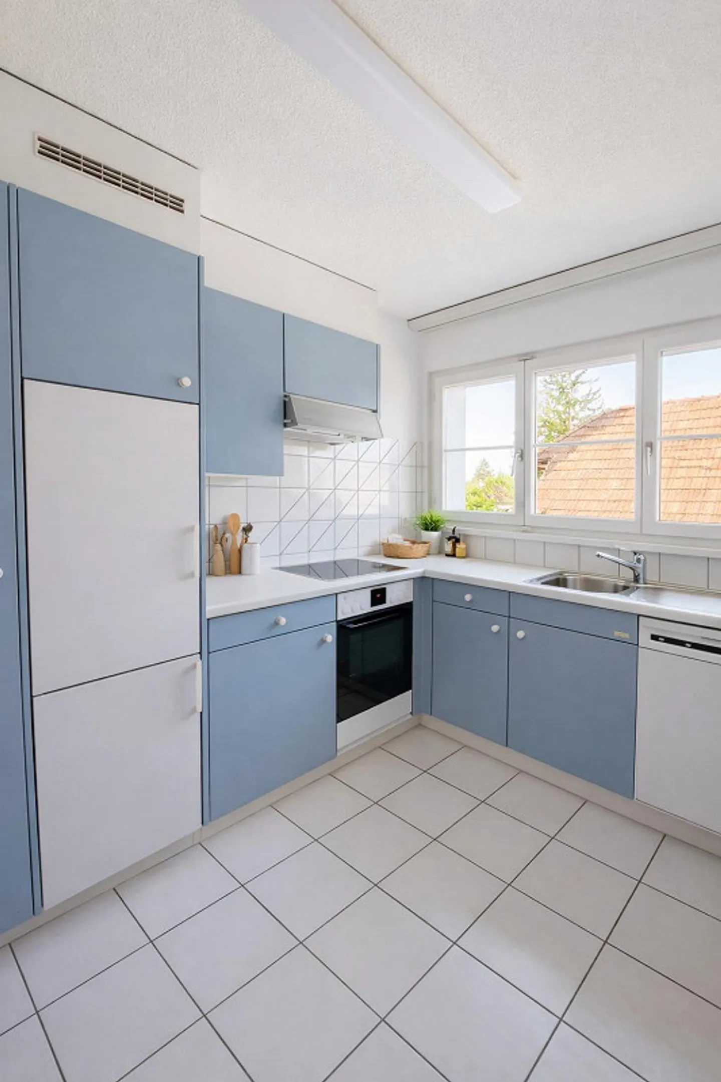 Ampio appartamento di 4.5 stanze (maisonette) - con piccolo balcone francese - Foto 9 di 11