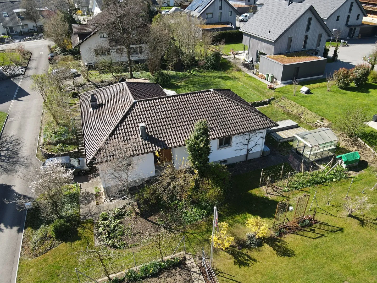 Incantevole casa unifamiliare con vista mozzafiato sulle montagne a Gerzensee - Foto 1 di 16