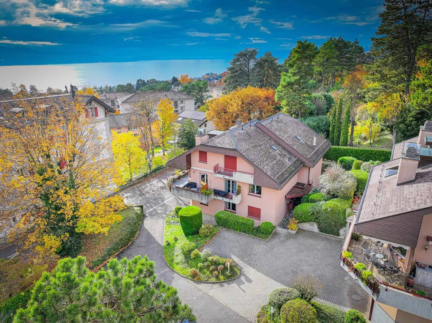 Beautiful 6-room apartment with private garden - Photo 2 of 9