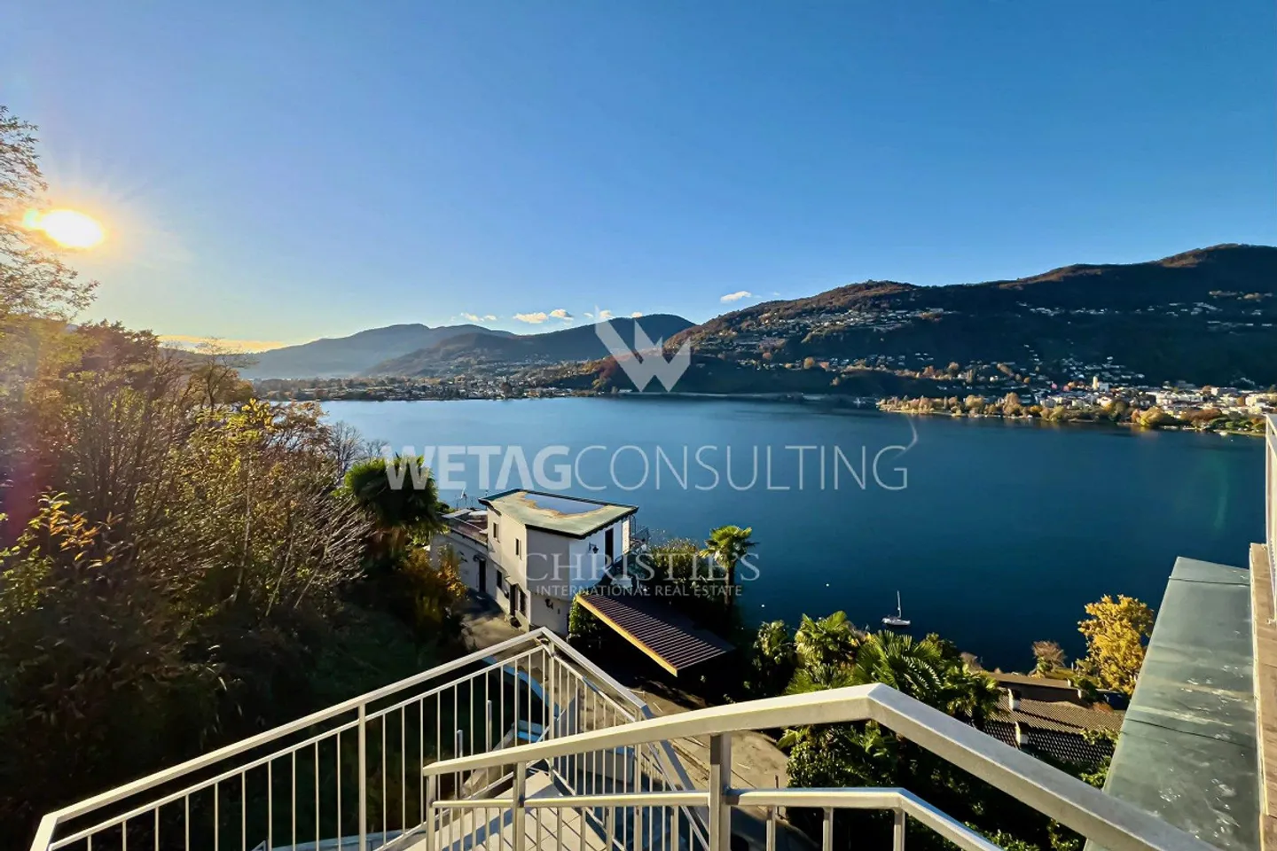 Ampia terrazza panoramica e vista mozzafiato sul lago: moderno appartamento attico in vendita a Montagnola - Foto 12 di 12