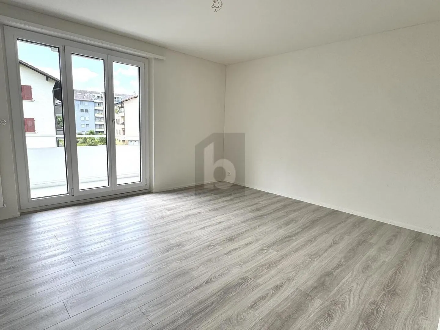 Helle Wohnung mit schöner Aussicht - Foto 3 von 6