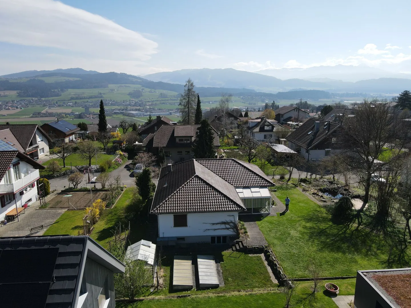 Incantevole casa unifamiliare con vista mozzafiato sulle montagne a Gerzensee - Foto 2 di 16