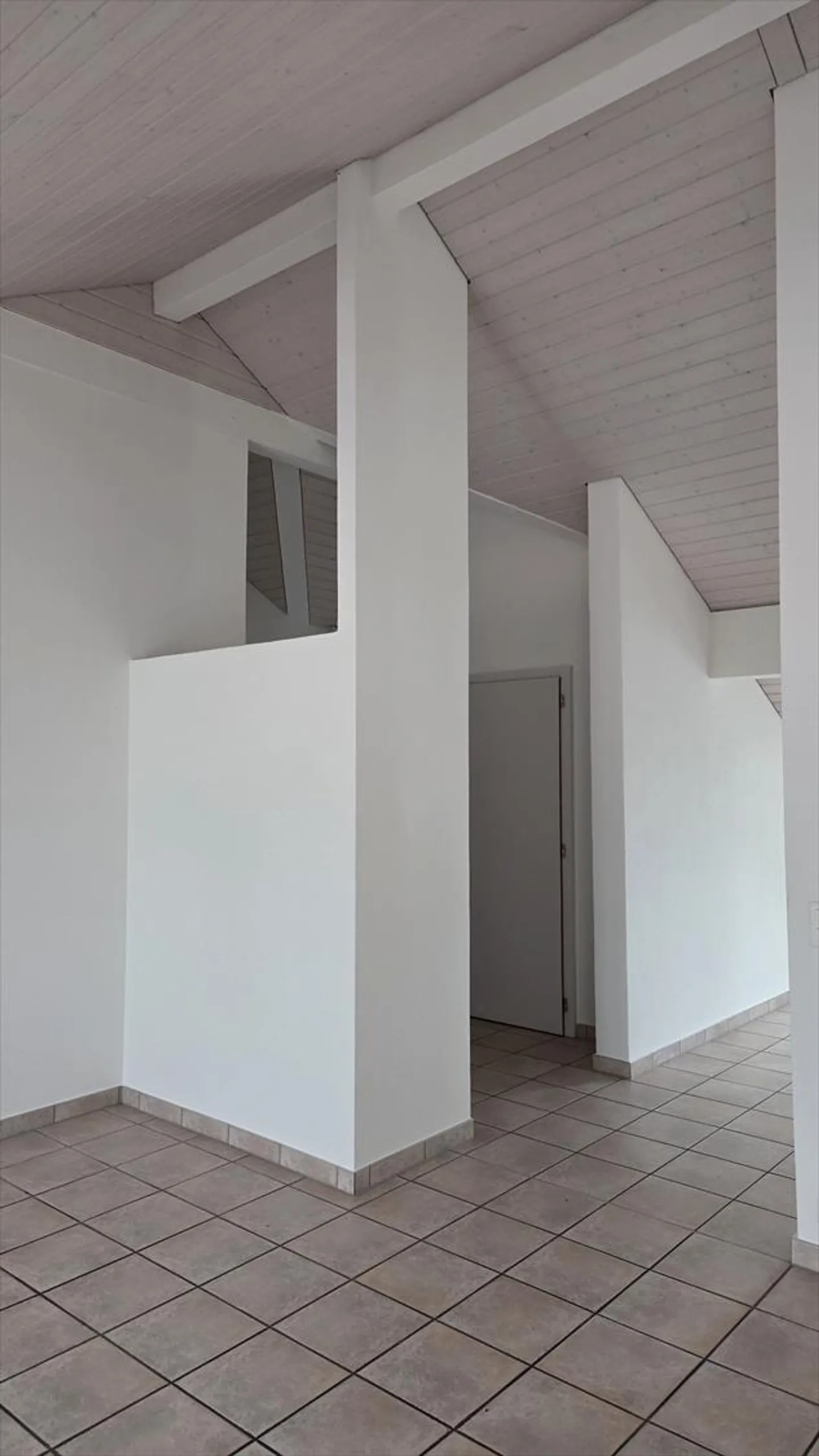 Appartement im Dachgeschoss mit direktem Zugang vom Aufzug - Foto 10 von 34