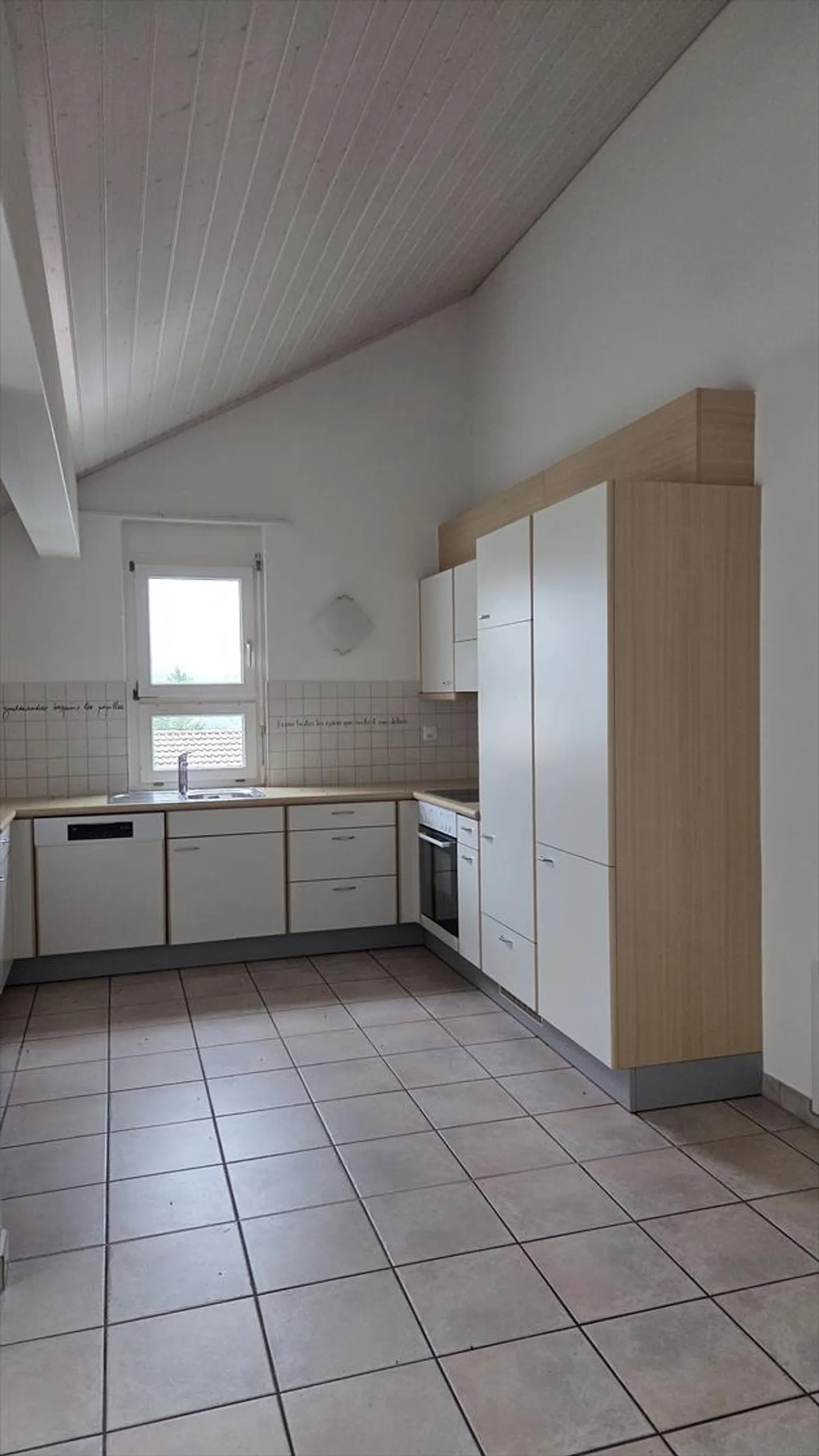 Appartement im Dachgeschoss mit direktem Zugang vom Aufzug - Foto 16 von 34