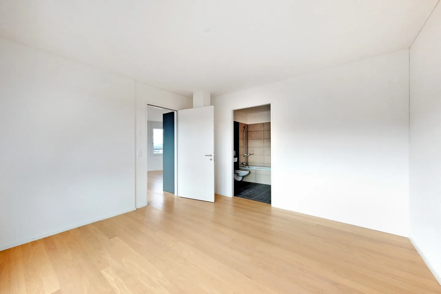 Modernes Apartment in Spreitenbach - Foto 9 von 13