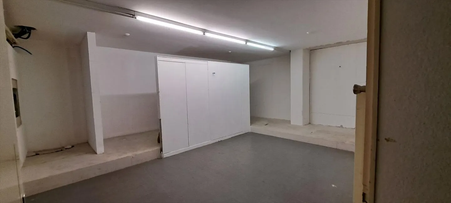 Bienne, große Verkaufsfläche von 5,5 Zimmern im Erdgeschoss in einem belebten Gebiet - Foto 7 von 8