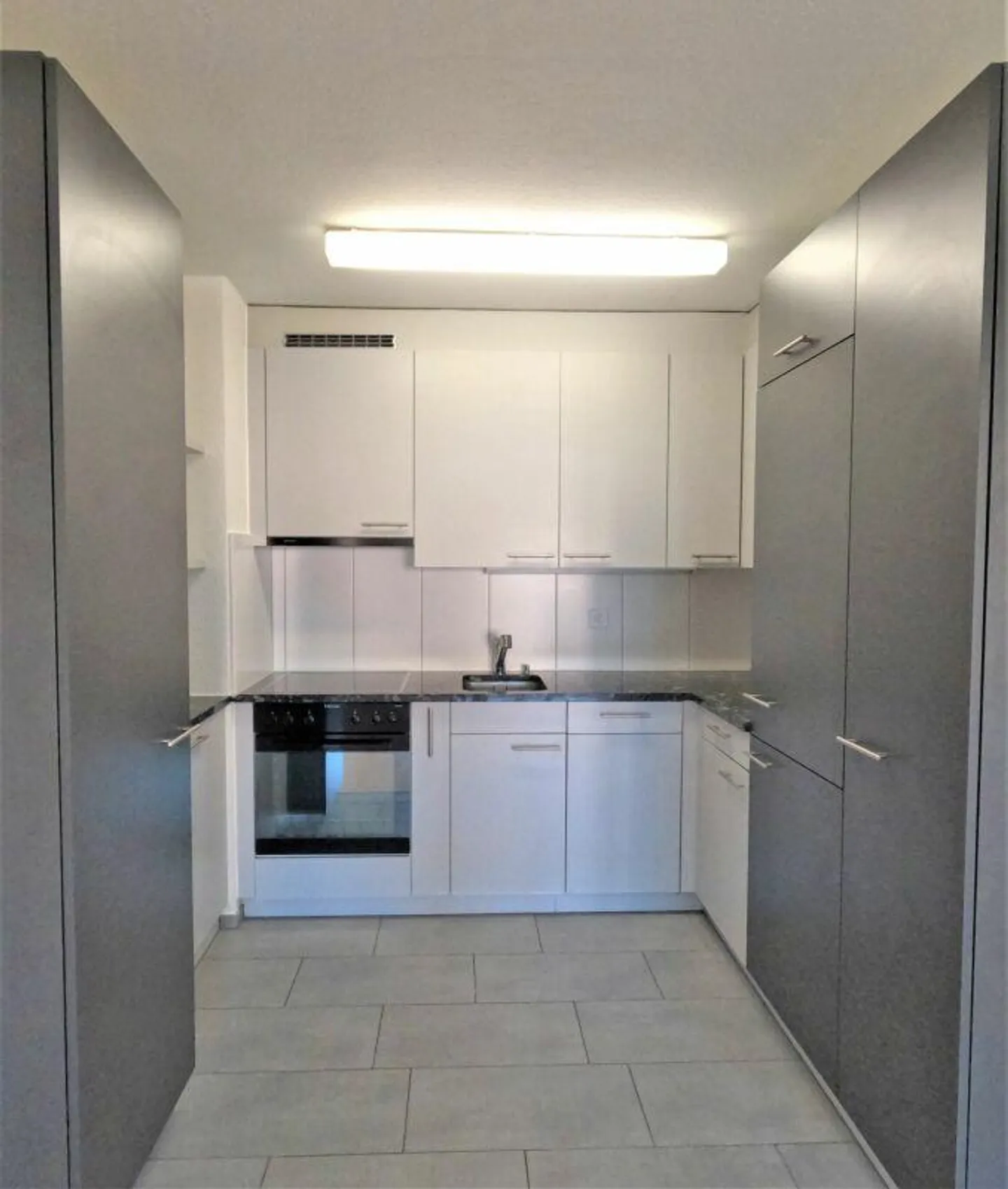 Il tuo nuovo posto preferito con cucina moderna e balcone - Foto 2 di 7
