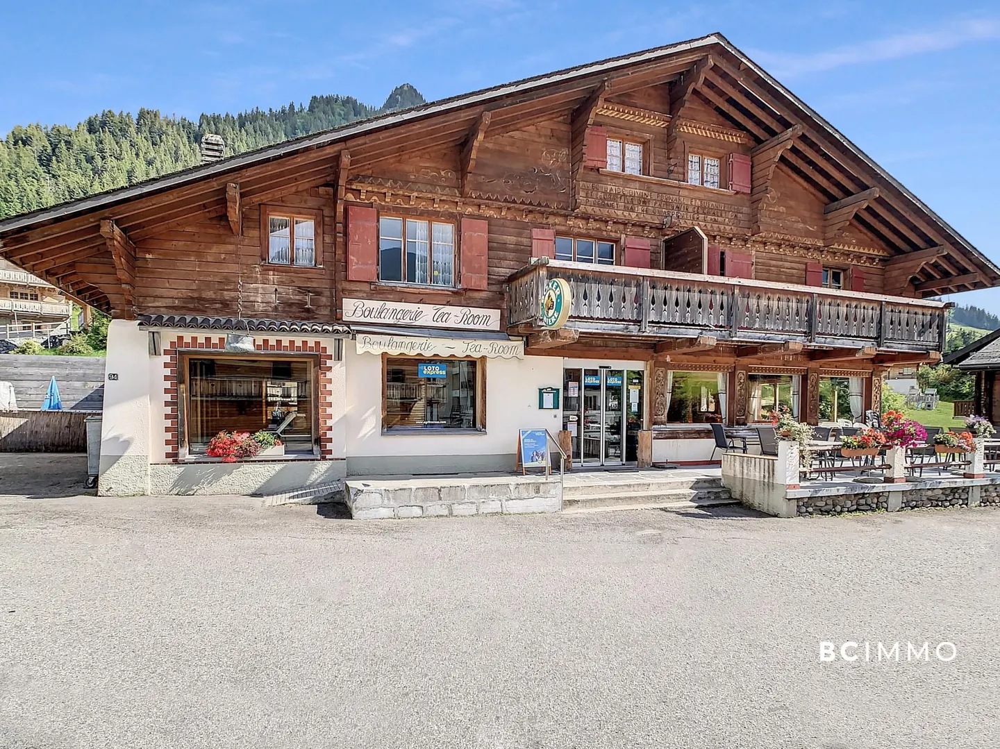 Chalet avec Espace Commercial - Photo 1 sur 14