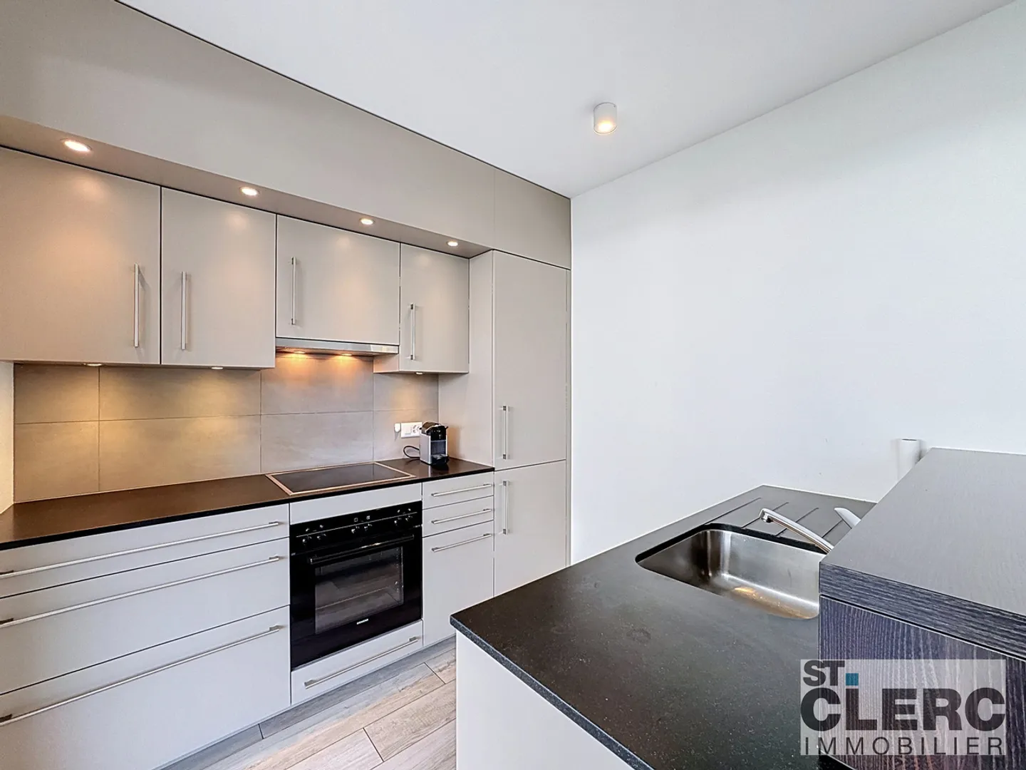 Charmant Appartement au Rez-de-Chaussée - Photo 3 sur 9