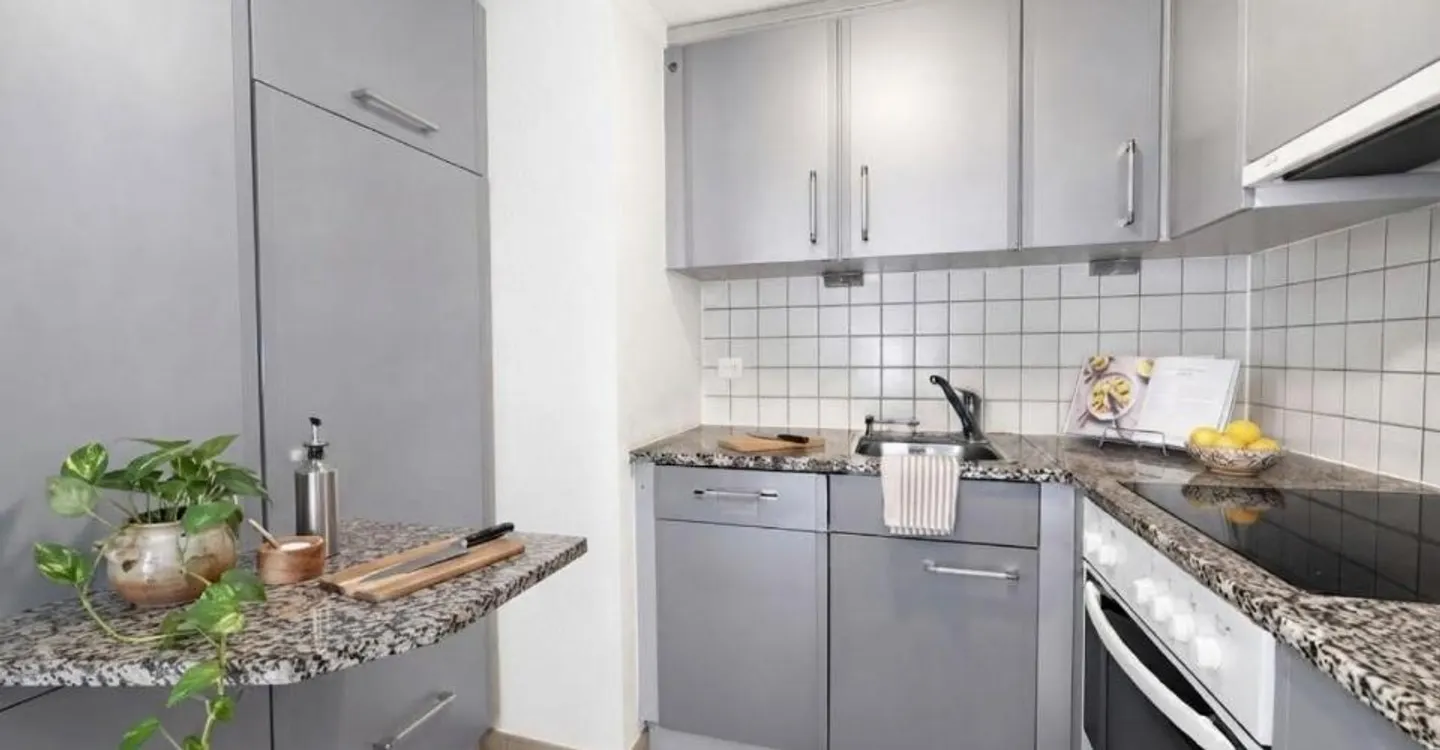 2,5-ZIMMER-DUPLEX MIT SICHTBAREN BALKEN IM HERZEN DER ALTSTADT VON BIEL - Foto 3 von 4