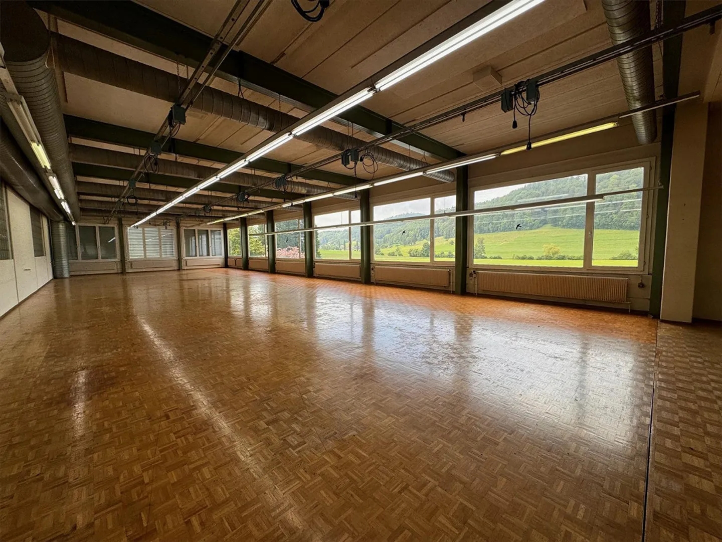 Preiswerte Gewerbeflächen zu vielseitiger Nutzung - Foto 2 von 8