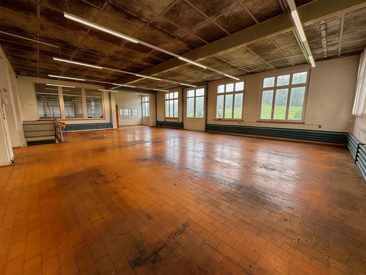 Preiswerte Gewerbeflächen zu vielseitiger Nutzung - Foto 1 von 8